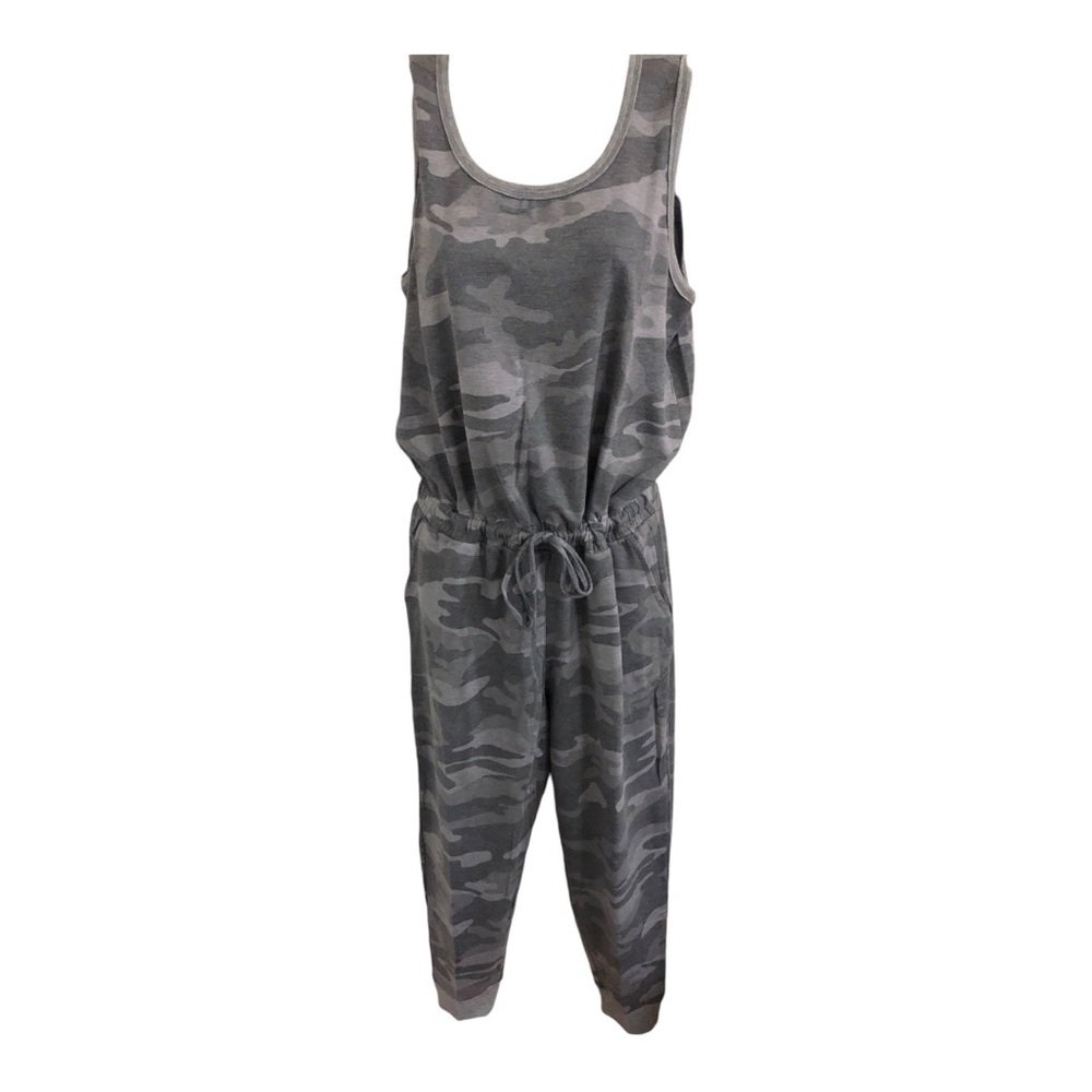 Danskin grey camo print scoopneck drawstring waist romper jumpsuit size medium